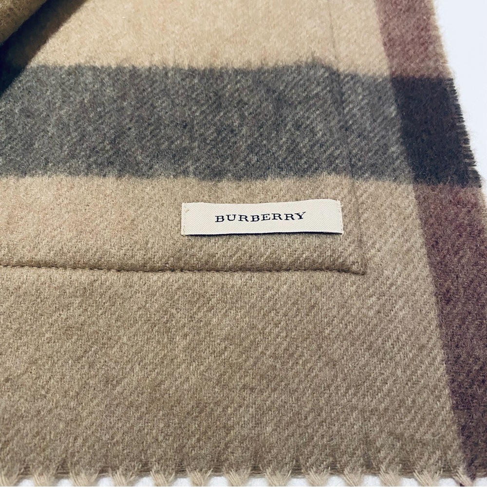 BURBERRY HELENE REVERSIBLE CASHMERE BLEND WRAP / SCARF. - Picture 14 of 14